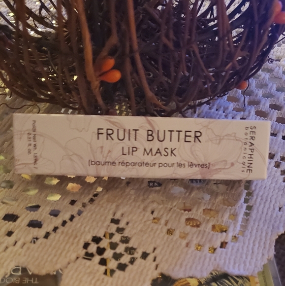 Seraphine lip butter and eyeshadow and blush - Picture 2 of 4